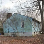 40 Overlook Rd, Holbrook- Vacant Single-Family!